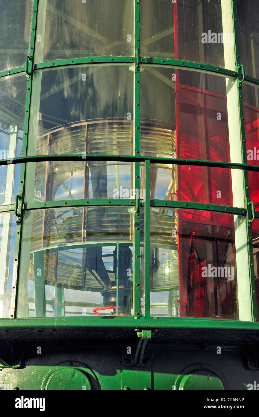 Lanterna del faro con lente di Fresnel a Lézardrieux, Bretagna Francia Foto Stock
