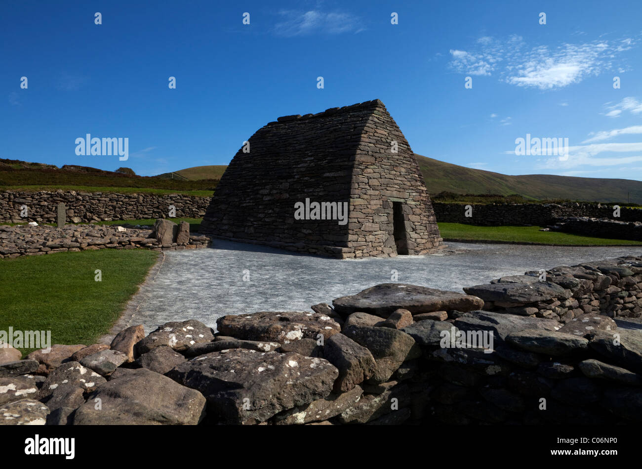 Il Gallerus oratorio, stimato per essere costruito tra il sesto e il nono secolo, Ballyferriter, penisola di Dingle, nella contea di Kerry, Irlanda Foto Stock