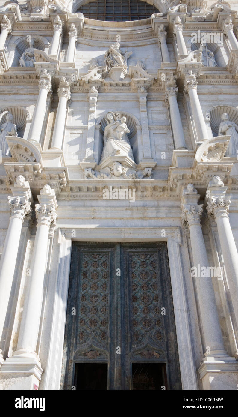 Catedral (ingresso ovest) da Placa de la Catedral, Girona, Spagna, Autunno 2010 Foto Stock