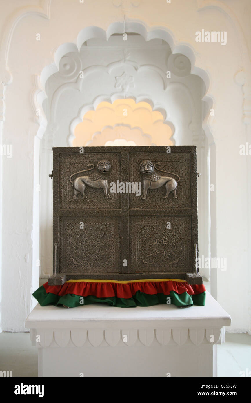 Elephant howdah nel museo a Meherangarh Fort, Jodphur, Rajasthan Foto Stock