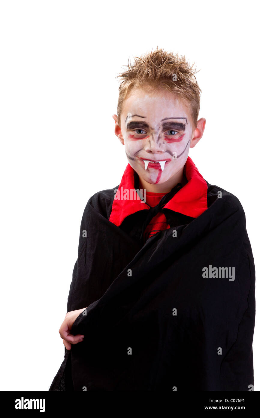 Il ragazzo, 7 anni, vestito e confezionati come un vampiro Foto Stock