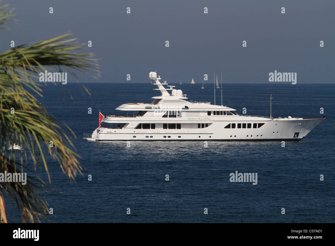 Motor Yacht Kahalani, Feadship nave cantiere, lunghezza 55.05 metri, costruito nel 2010, ancorata in corrispondenza di Cap Ferrat, Départment Alpes Foto Stock