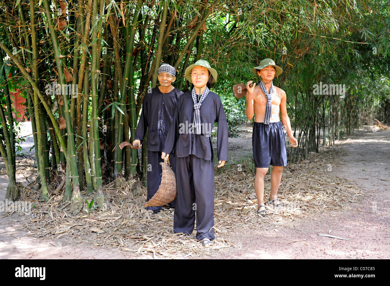 Rievocazione della scena dalla guerra del Vietnam con life-size bambole in open-air War museum di Cu Chi, Sud Vietnam, Vietnam Foto Stock