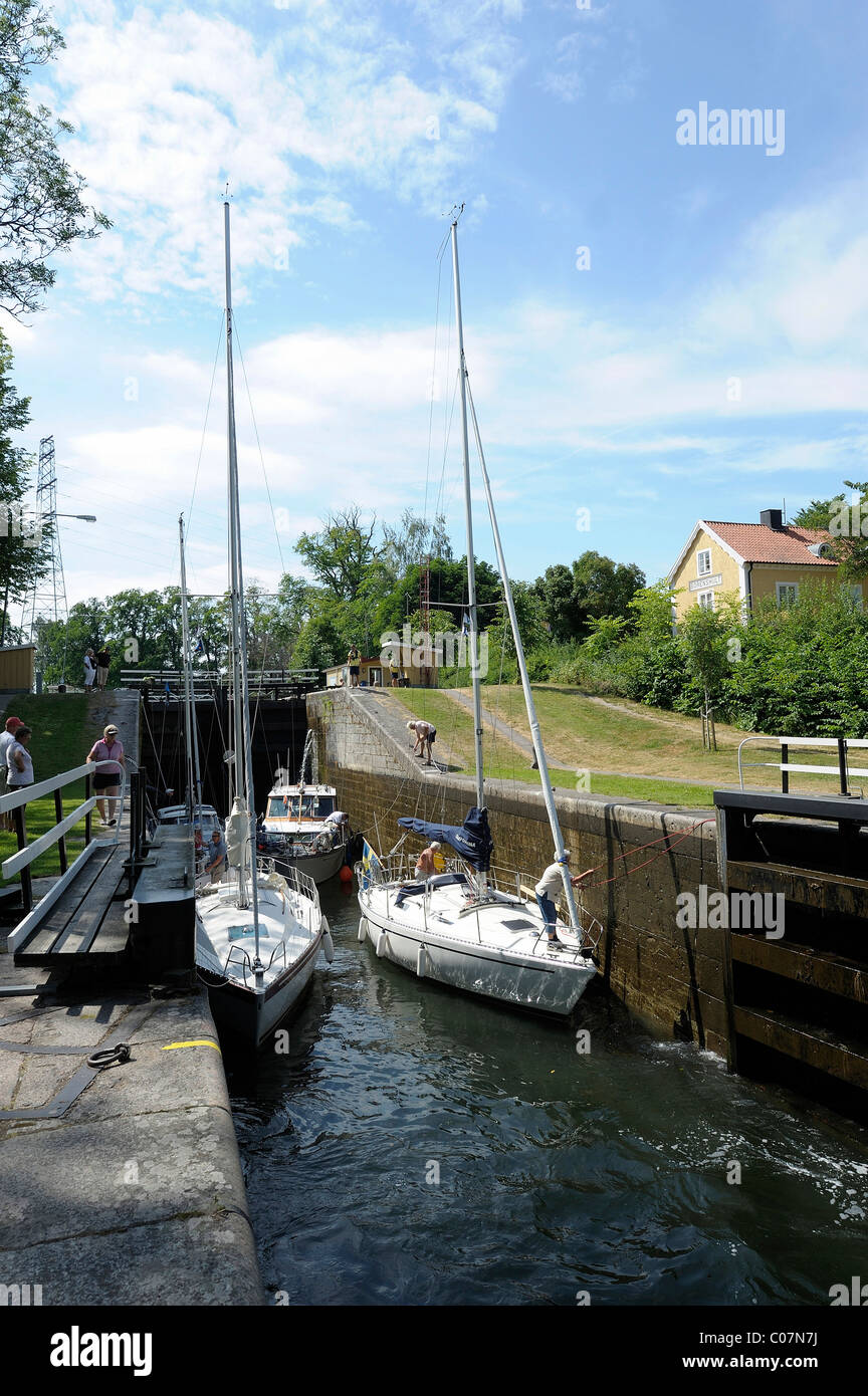 I cinque lucchetti di Ponte Borenshult una differenza di altezza di 15 metri, Gota Canal, Motala, Oestergoetland, Svezia Foto Stock