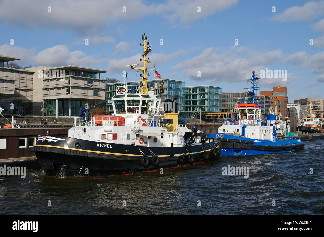 Tugboatsin il porto di Amburgo, Fiume Elba, Amburgo, Germania, Europa Foto Stock