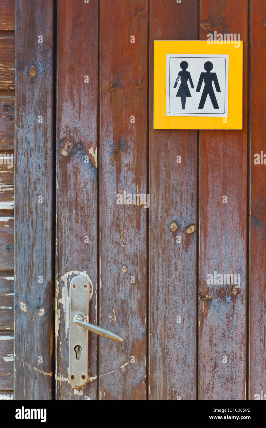 Toilette per uomini immagini e fotografie stock ad alta