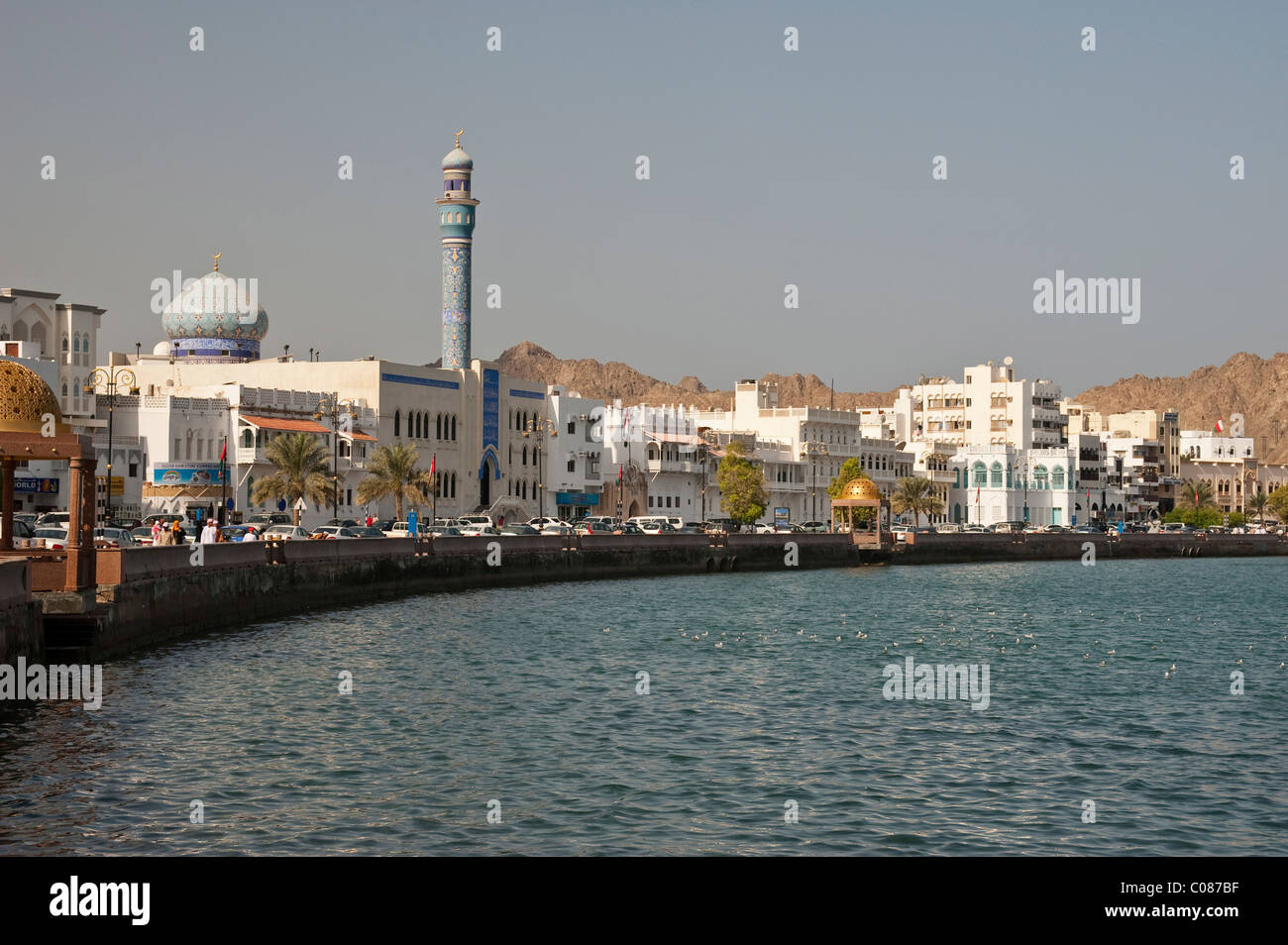 Vista la Corniche in Muttrah, Oman, Medio Oriente Foto Stock