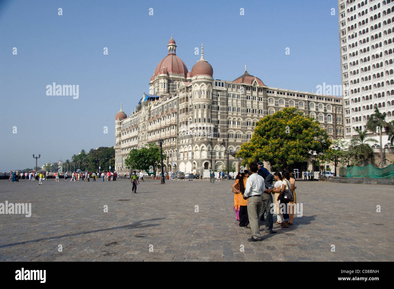 India, nello Stato di Maharashtra, Mumbai (Bombay aka). Area del litorale di Mumbai, storico hotel Taj Mahal. Foto Stock