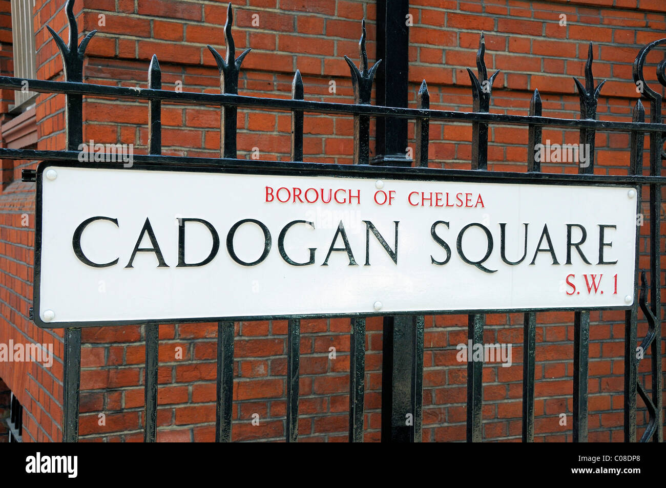 Il Cadogan Square strada segno Chelsea London SW1 England Regno Unito Foto Stock