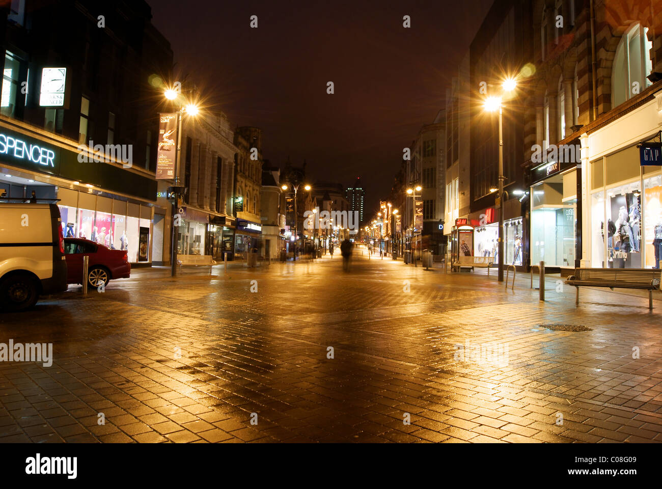 Briggate a Leeds di notte Foto Stock