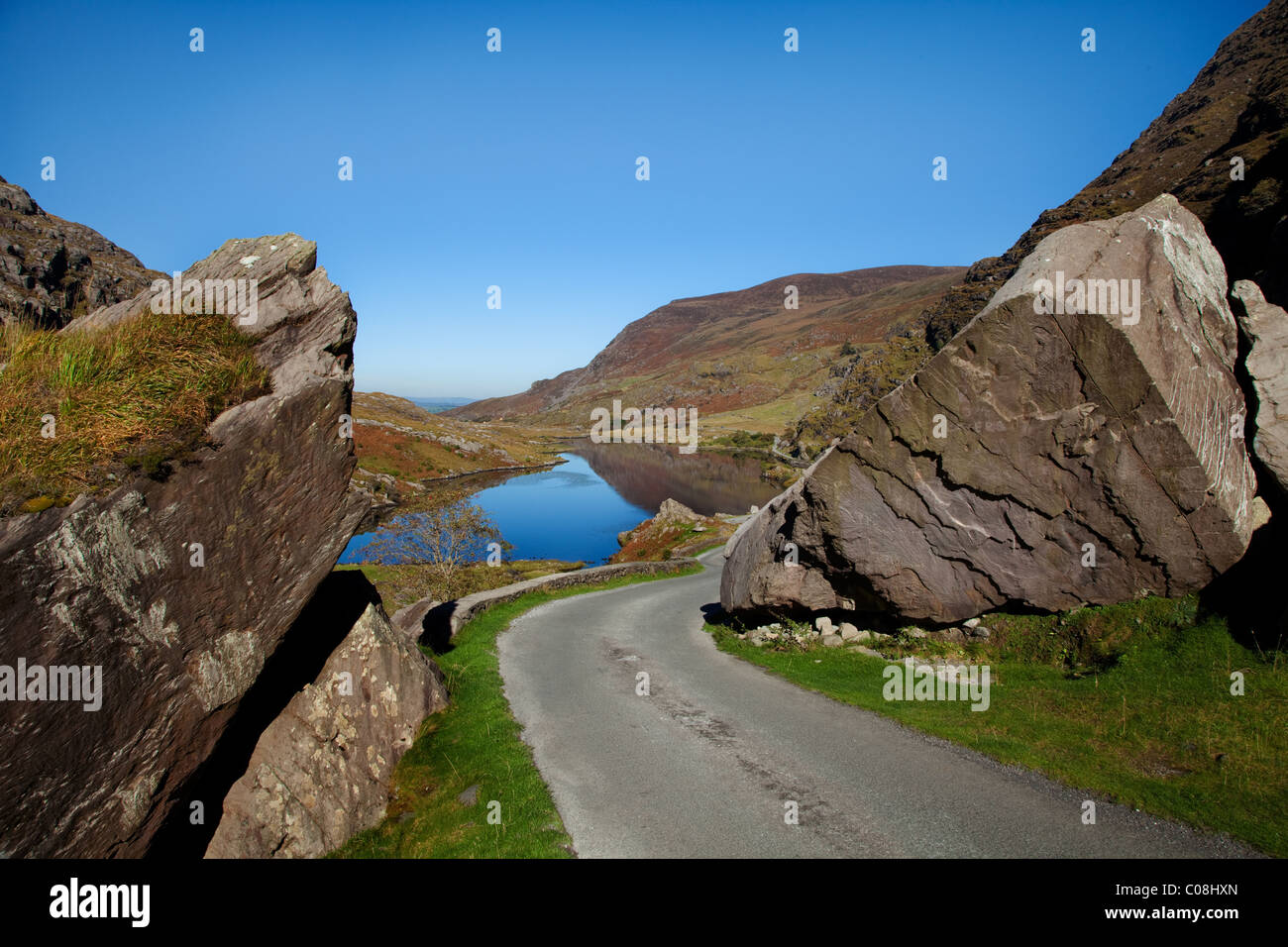 Lago nero, il gap di Dunloe, Parco Nazionale di Killarney, nella contea di Kerry, Irlanda Foto Stock