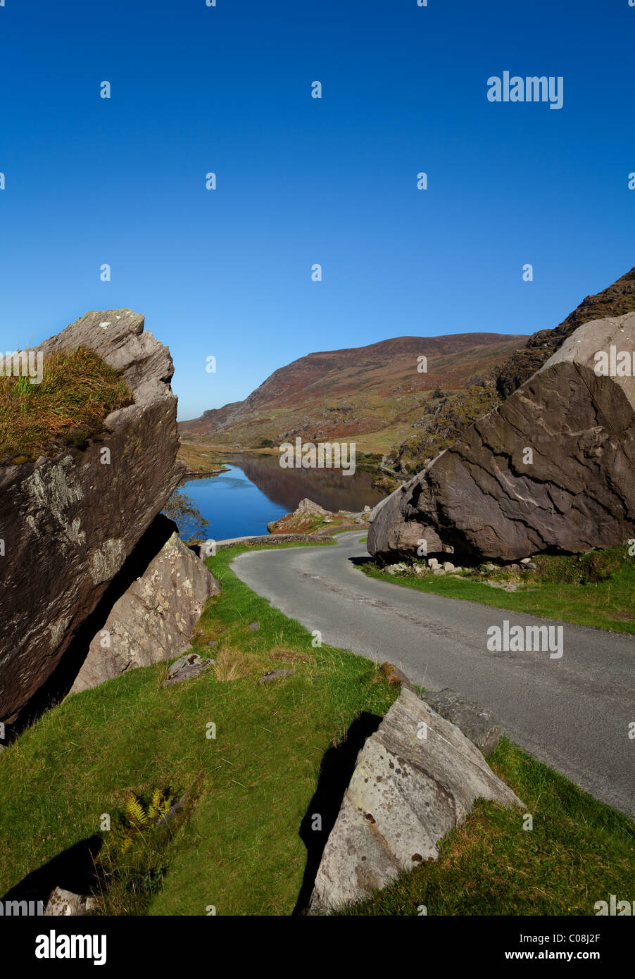 Lago nero, il gap di Dunloe, Parco Nazionale di Killarney, nella contea di Kerry, Irlanda Foto Stock