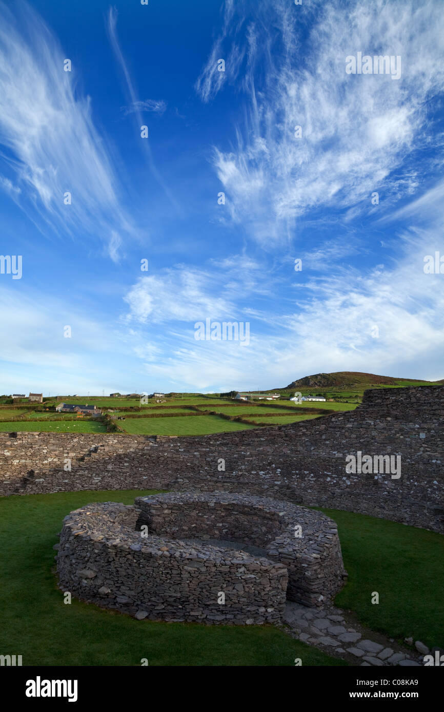Pietra Cahergall Fort risalente all'età del ferro (500 A.C. al 400 D.C.), vicino Cahirciveen, l'anello di Kerry, la Contea di Kerry, Irlanda Foto Stock