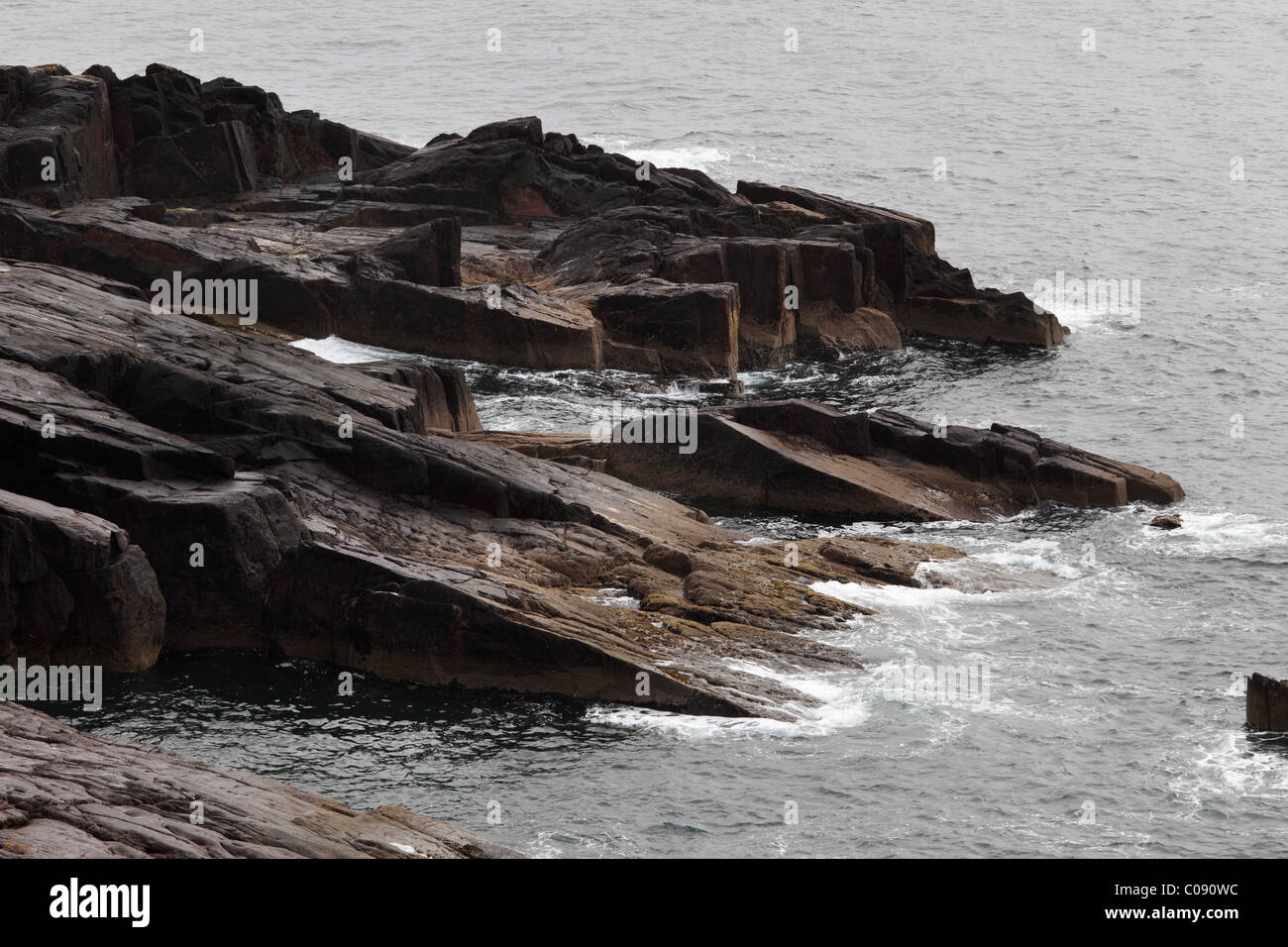 Costa rocciosa a Slea Head, penisola di Dingle, nella contea di Kerry, Irlanda Isole britanniche, Europa Foto Stock
