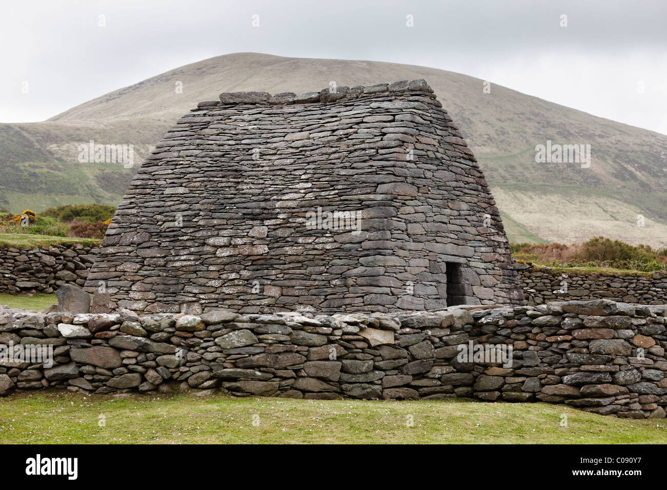 Chiesa paleocristiana, corbelled vault, Gallarus Oratorio, la penisola di Dingle, nella contea di Kerry, Irlanda Isole britanniche, Europa Foto Stock