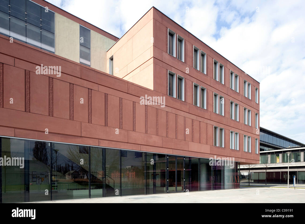 Walther-Nernst-Haus edificio, Istituti di chimica e fisica, Humboldt-Universitaet university, Wissenschaftsstadt Foto Stock