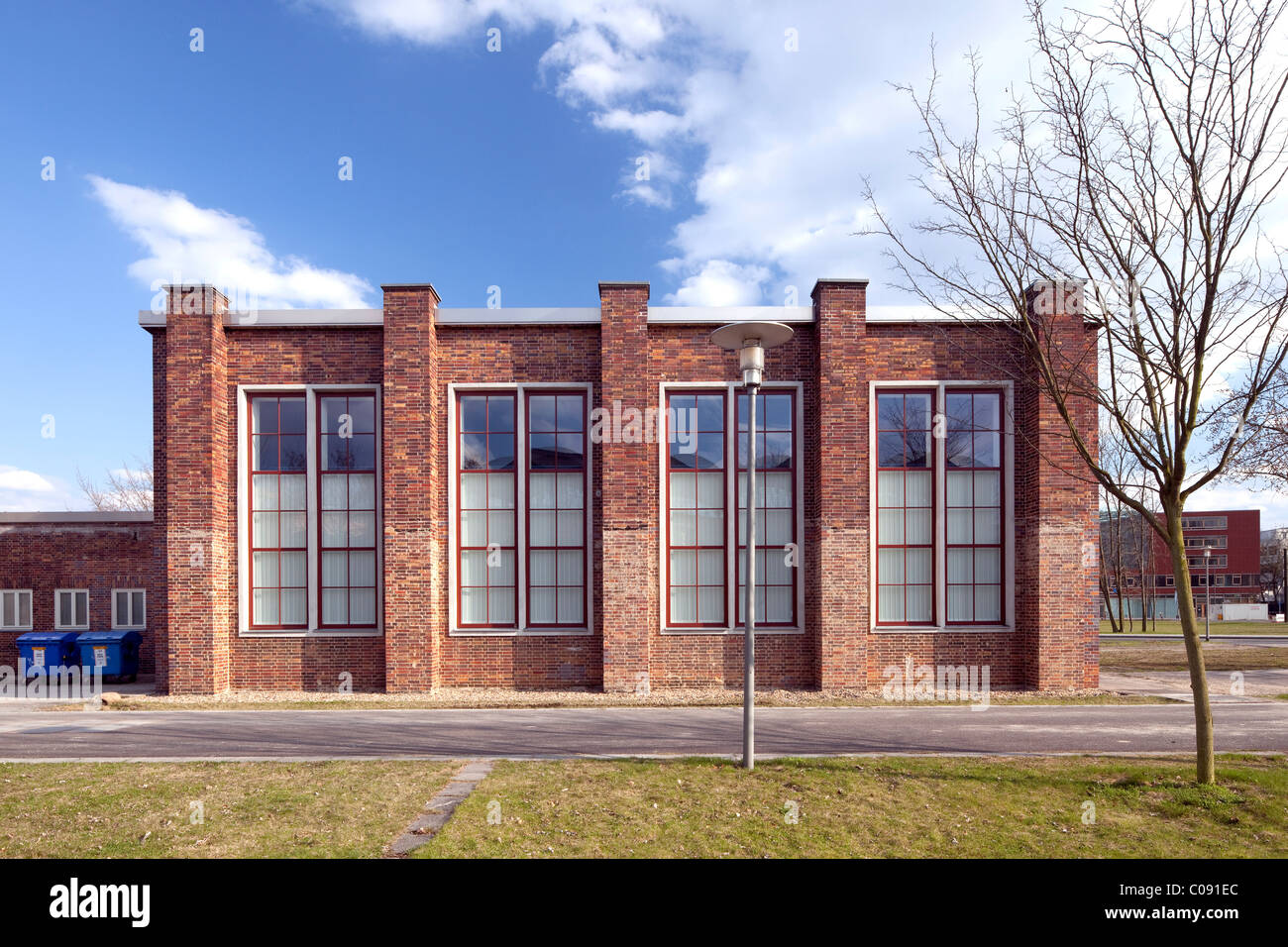 Hangar della ex Johannisthal airfield, Humboldt-University, Adlershof della Città della Scienza, Berlino, Germania, Europa Foto Stock