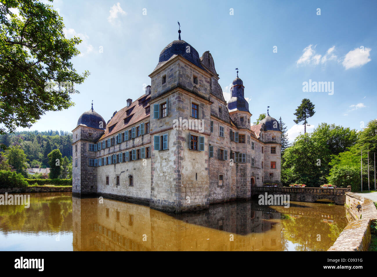 Moated il castello di Mitwitz, Alta Franconia, Franconia, Baviera, Germania, Europa Foto Stock