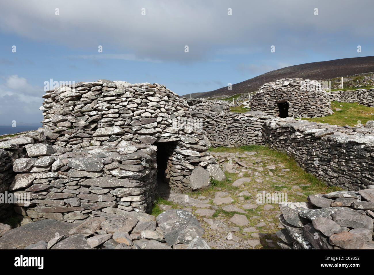 Glenfahan Beehive Hut, Slea Head, penisola di Dingle, nella contea di Kerry, Irlanda Isole britanniche, Europa Foto Stock