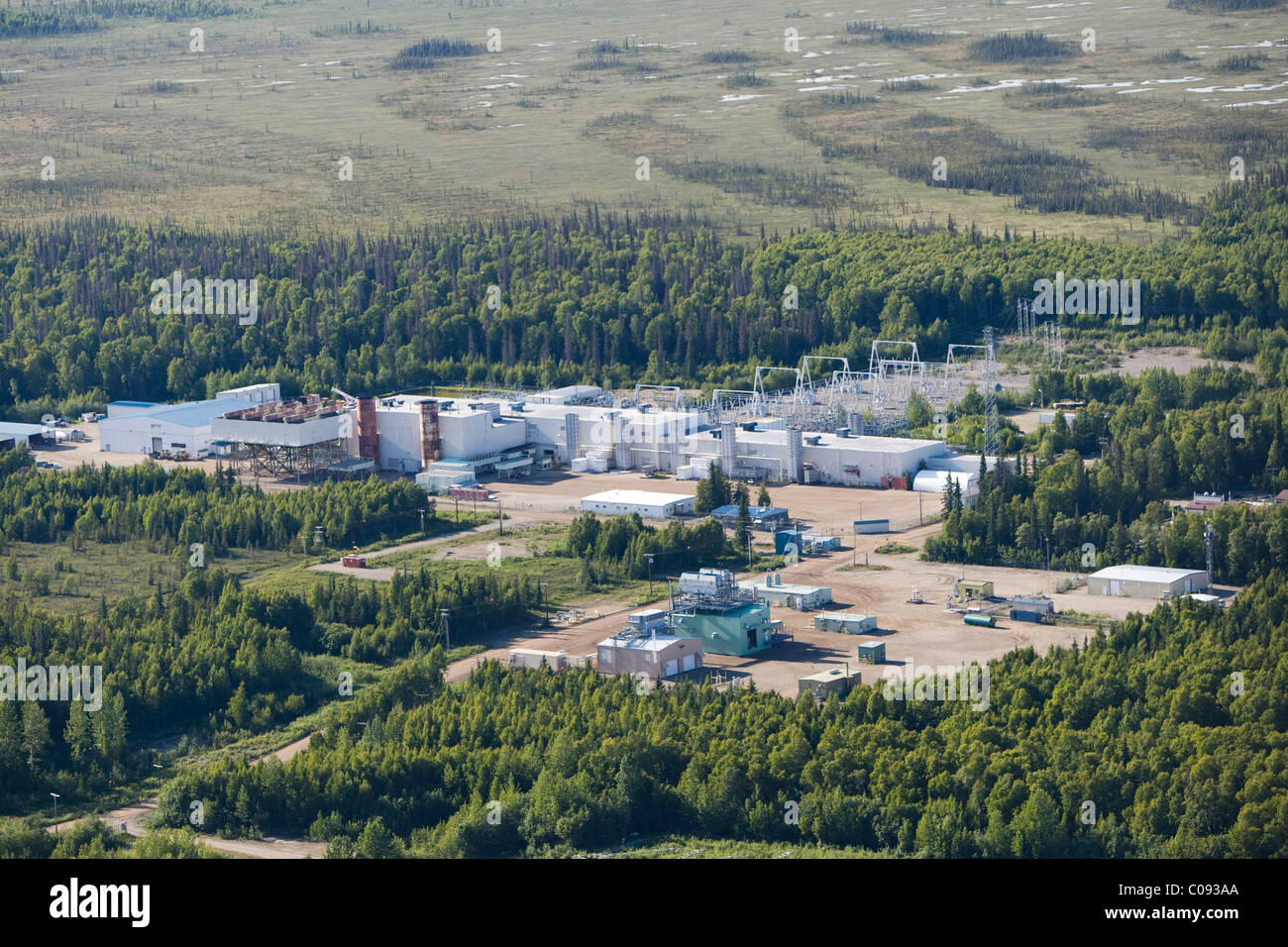 Vista aerea del Chugach elettrico gas naturale generatore di potenza sul lato ovest del Cook Inlet, centromeridionale Alaska, estate Foto Stock