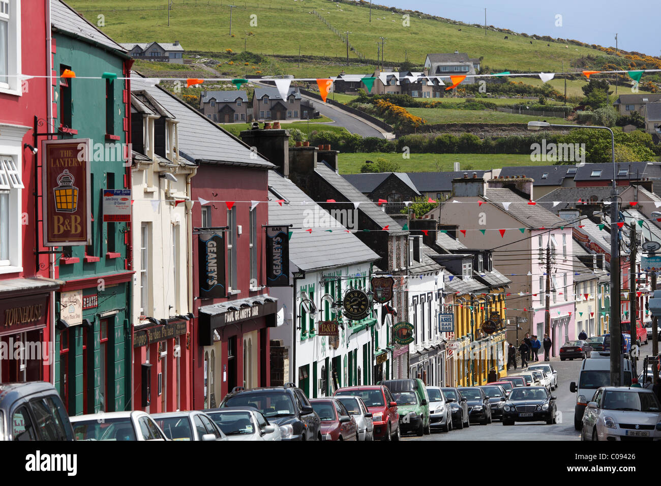 Main Street, Dingle, nella contea di Kerry, Irlanda Isole britanniche, Europa Foto Stock
