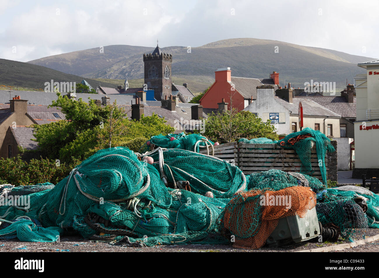 Dingle, reti da pesca e la città della contea di Kerry, Irlanda Isole britanniche, Europa Foto Stock