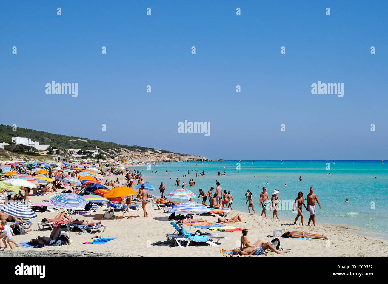 I vacanzieri, turisti, Platja de Migjorn, spiaggia, Formentera, Pityuses, isole Baleari, Spagna, Europa Foto Stock