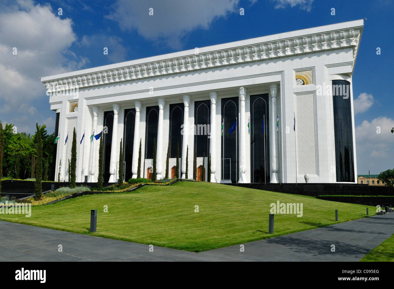 Moderna sala congressi, convention center a Tashkent, Uzbekistan in Asia centrale Foto Stock