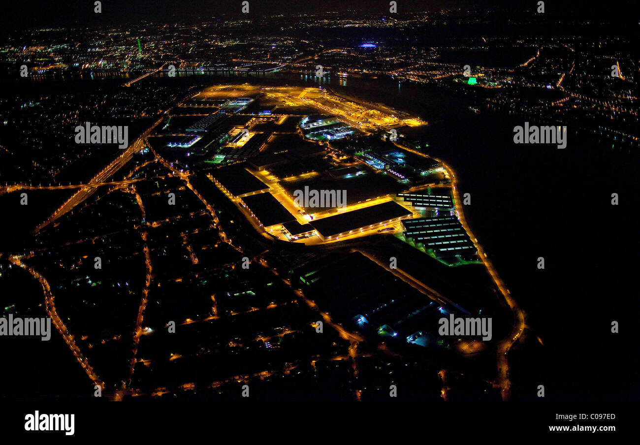 Vista aerea, Logport centro logistico di notte, Duisport, Duisburg porto di Duisburg, zona della Ruhr, Renania settentrionale-Vestfalia Foto Stock