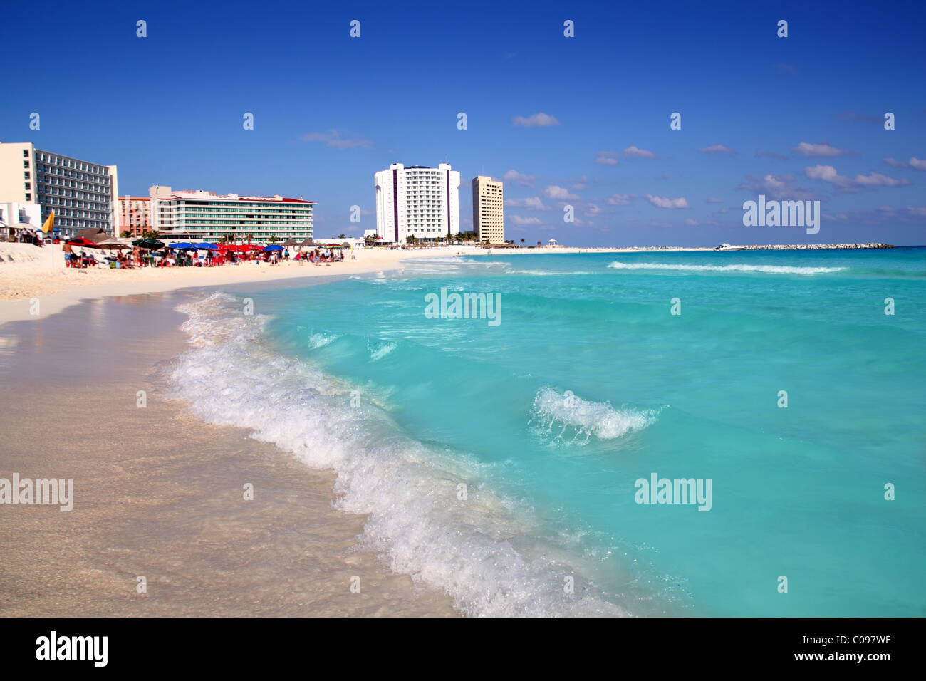 Cancun mar dei Caraibi beach shore acqua turchese Foto Stock