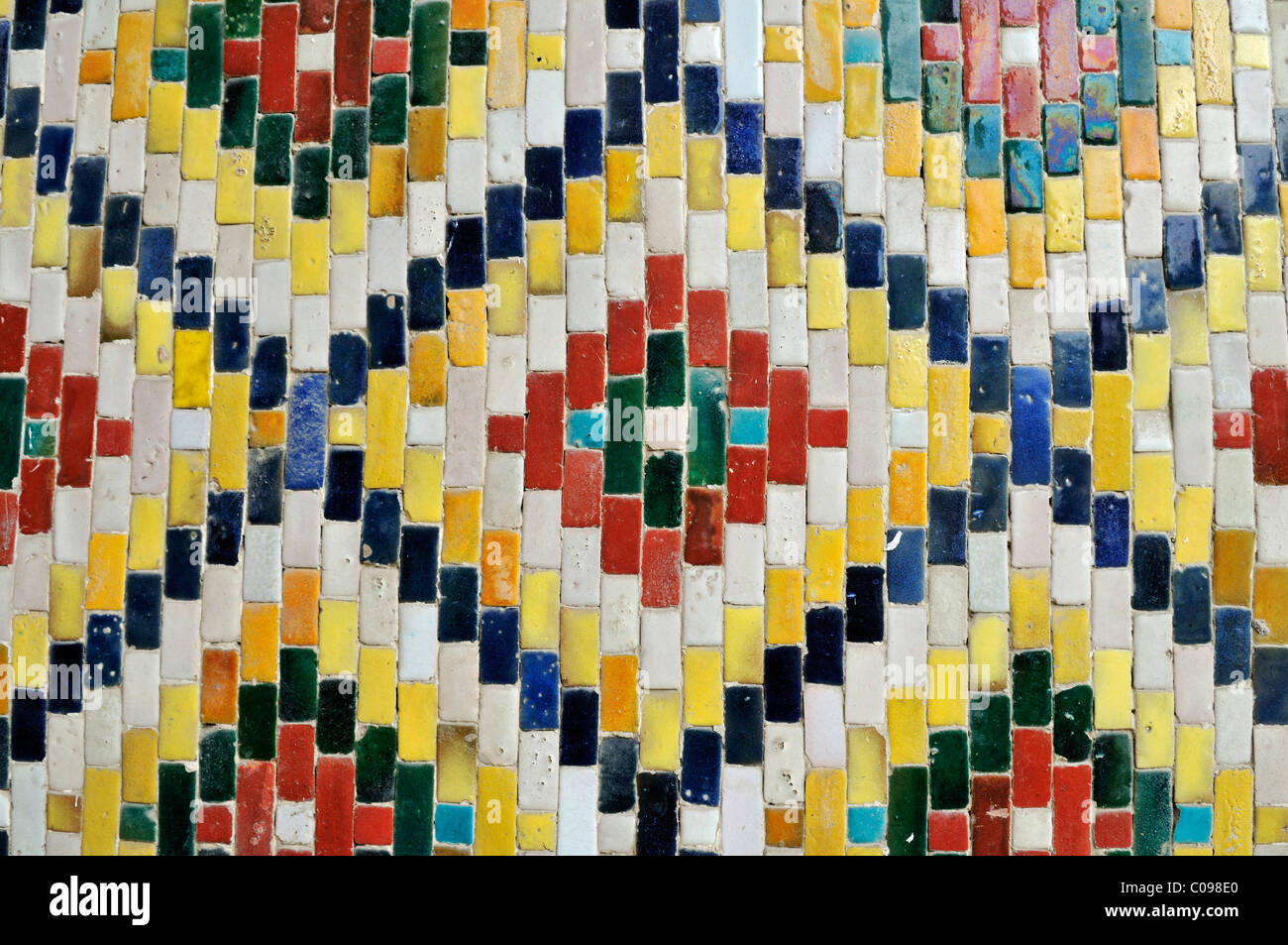 Piastrelle in maiolica decorazione presso l'Emiro Khudayar Khan Palace, Kokand, Khoqand, Valle di Fergana, Silk Road, Uzbekistan in Asia centrale Foto Stock