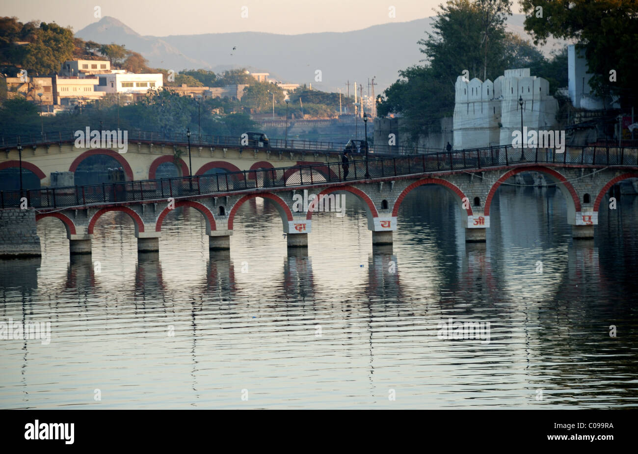 Due ponti in Udaipur. Rajasthan, India. Foto Stock