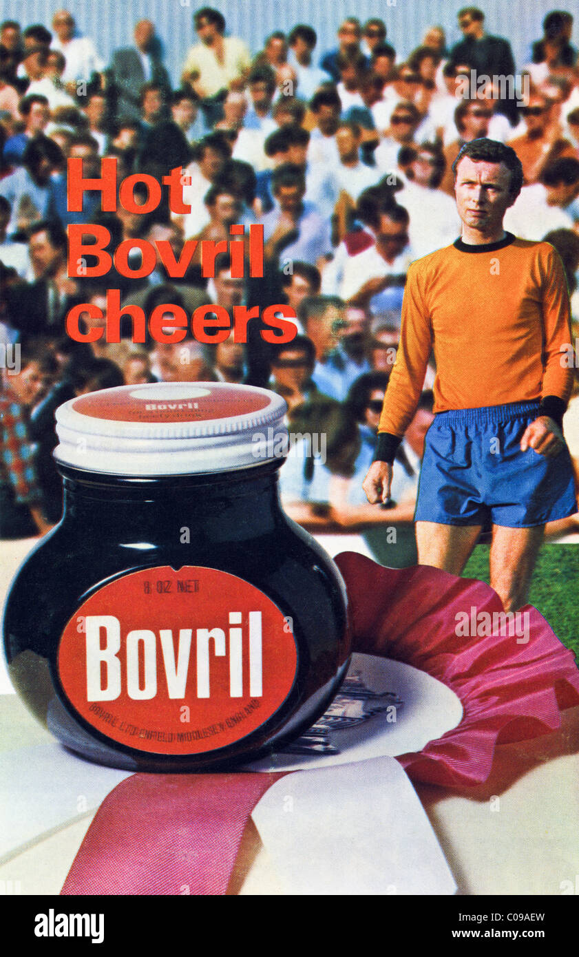 Originale degli anni settanta piena pagina di pubblicità nel programma di calcio per BOVRIL drink di carni bovine Foto Stock