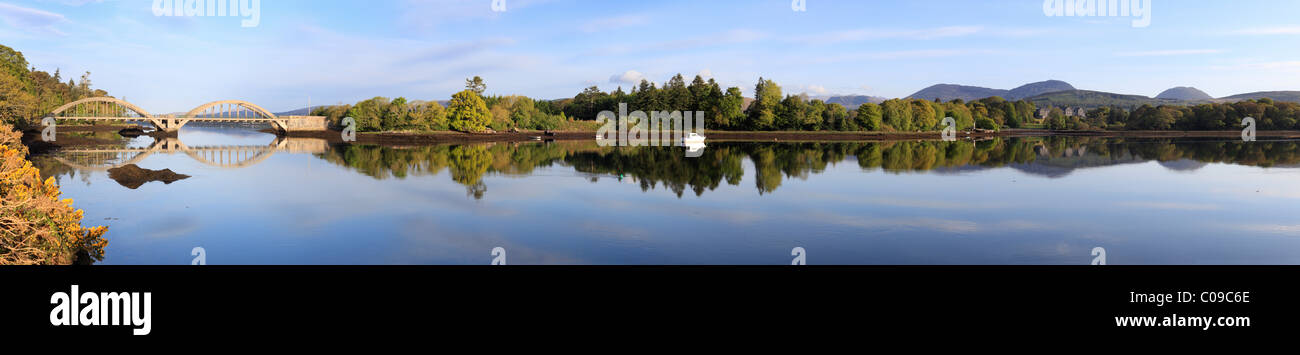 Kenmare River, il Ponte del suono, Kenmare, Ring of Kerry County Kerry, Irlanda Isole britanniche, Europa Foto Stock