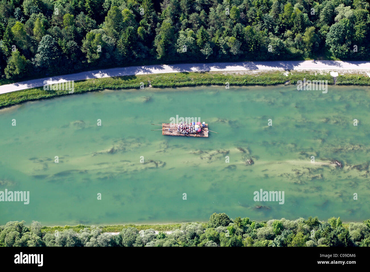 Vista aerea, rafting sul fiume Isar, qui nel canale nord del Icking weir, Baviera, Germania, Europa Foto Stock