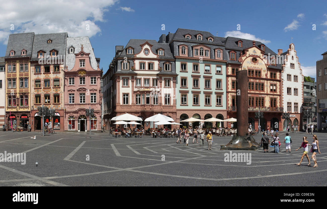 La Marktplatz marketplace nella città vecchia di Magonza, Renania-Palatinato, Germania, Europa Foto Stock