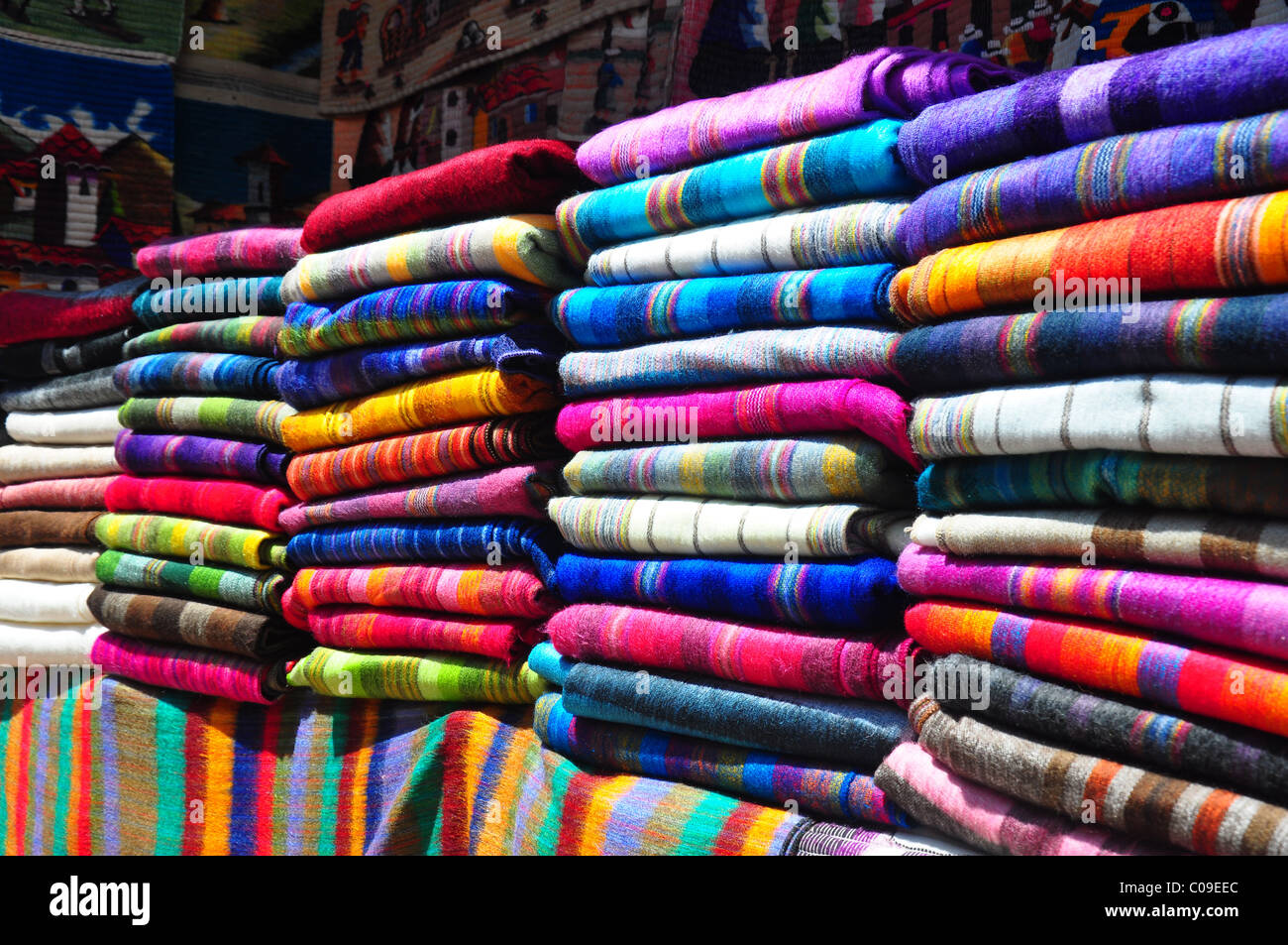 Mercato di artigianato in stallo, Ecuador Foto Stock