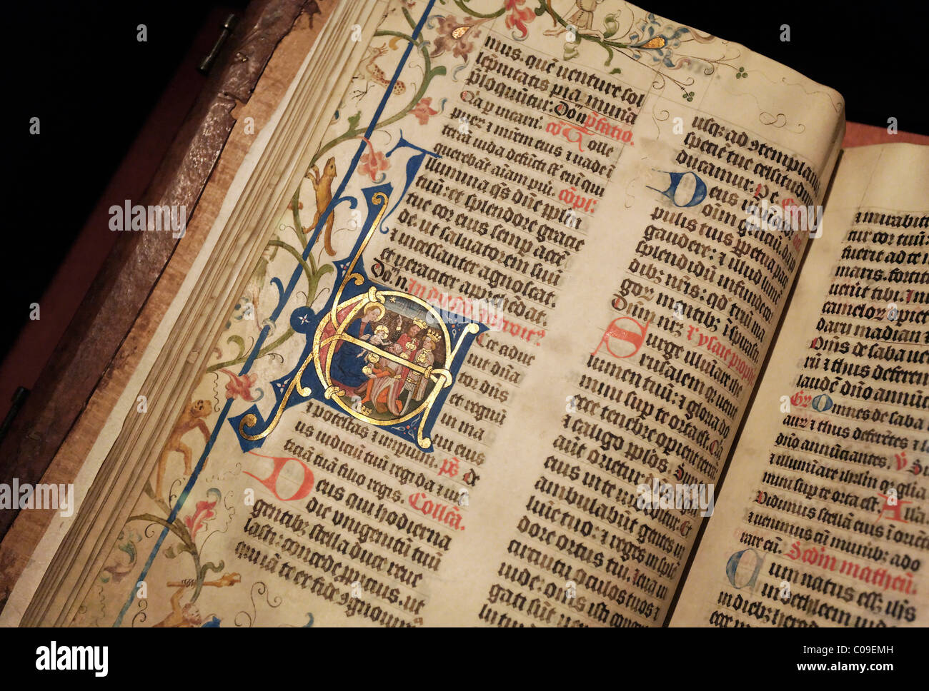Messale manoscritta con luminarie artistiche, iniziale con i tre Re Magi, illuminazione, Museo Stiftsmuseum Xanten monastero Foto Stock