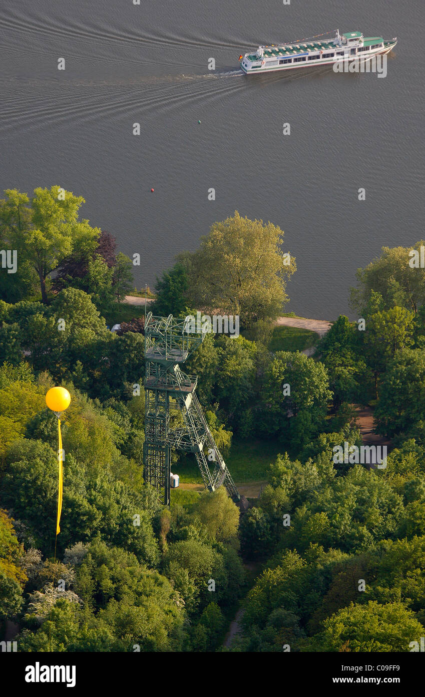 Vista aerea, piacere vaporizzatore Carl Funke 2, White Fleet, lago Baldeneysee, Schachtzeichen RUHR.2010 arte di installazione, Essen Foto Stock