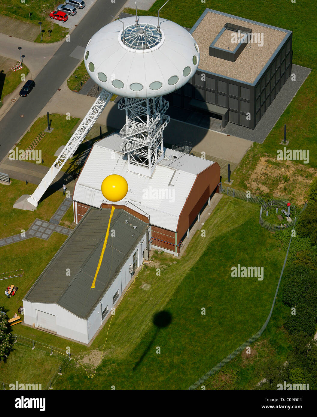 Vista aerea, ex ministro miniera Achenbach 4, Luentec-Tower o Colani-UFO, Schachtzeichen RUHR.2010 arte di installazione, Luenen Foto Stock