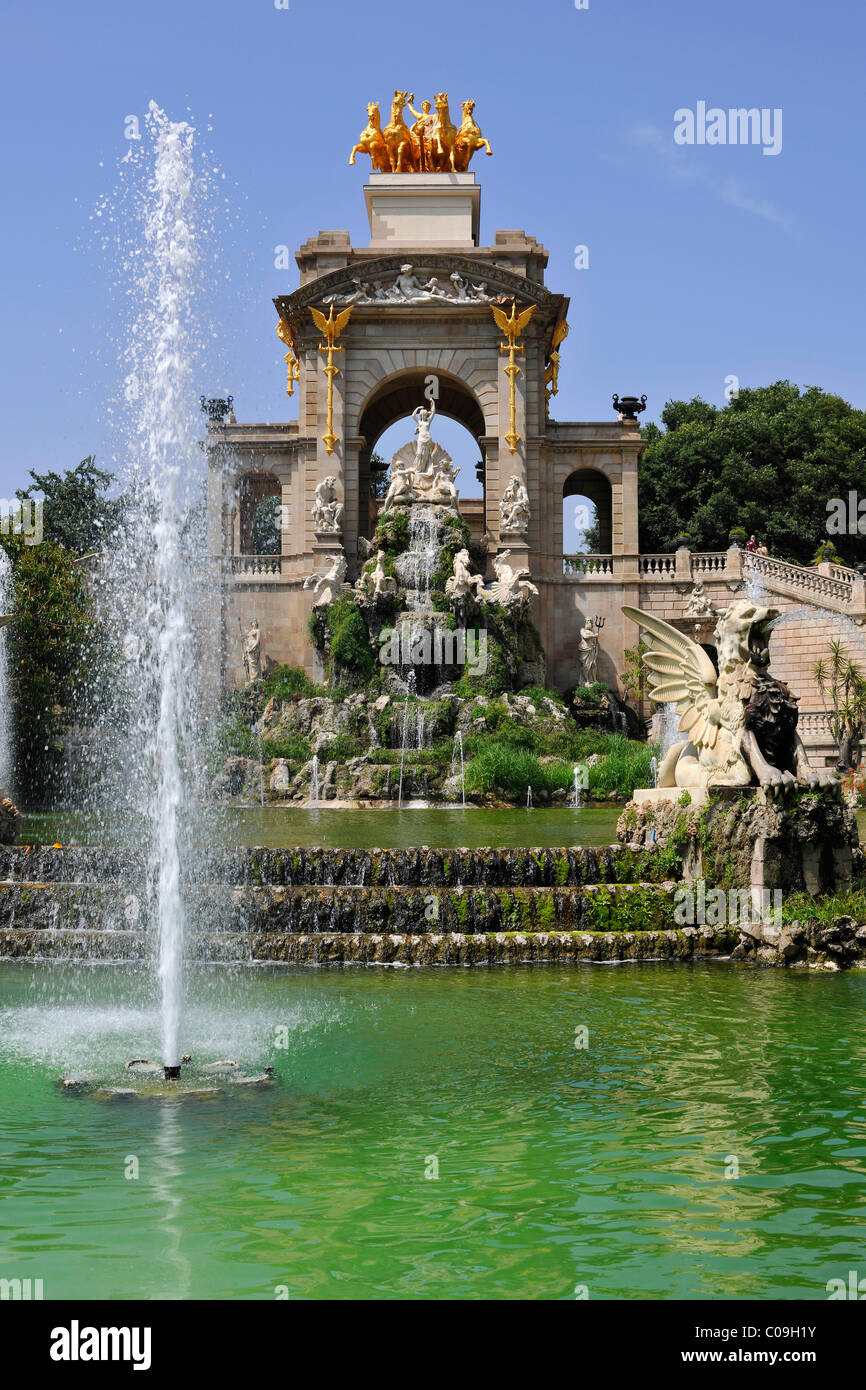 Cascada fontana progettata da Josep Fontseré e il suo assistente, Antoni Gaudí, Parc o Parque de la Ciutadella Park, Barcellona Foto Stock