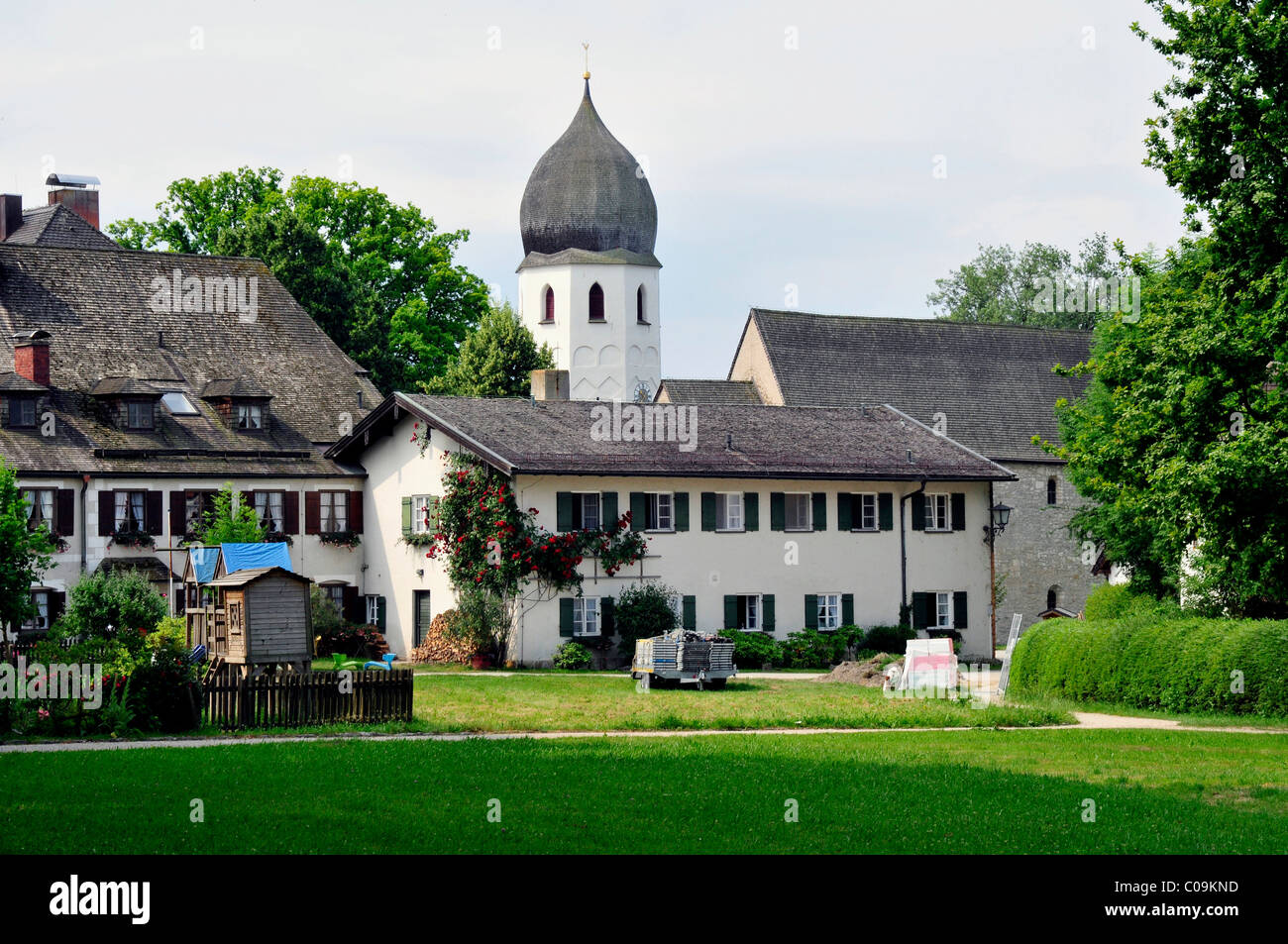 La torre del monastero benedettino risalente all'VIII secolo sulla Fraueninsel donna Island, il Lago Chiemsee, Chiemgau, Bavaria Foto Stock