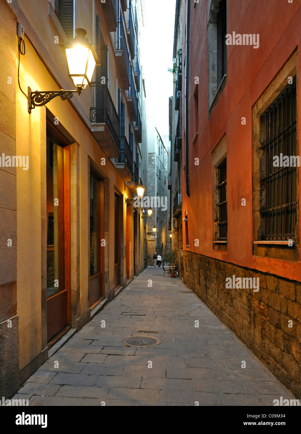 Di sera, vicolo, Quartiere Gotico di Barcellona, in Catalogna, Spagna, Europa Foto Stock