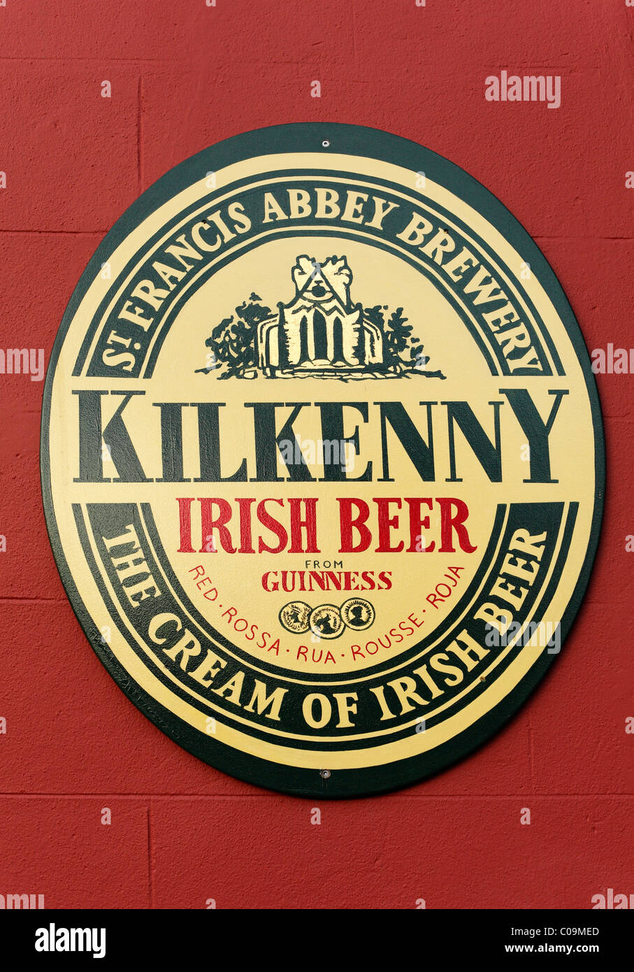 Emblema di San Francesco Abbey Brewery, birra Irlandese, Kilkenny, nella Contea di Kilkenny, Irlanda Isole britanniche, Europa Foto Stock