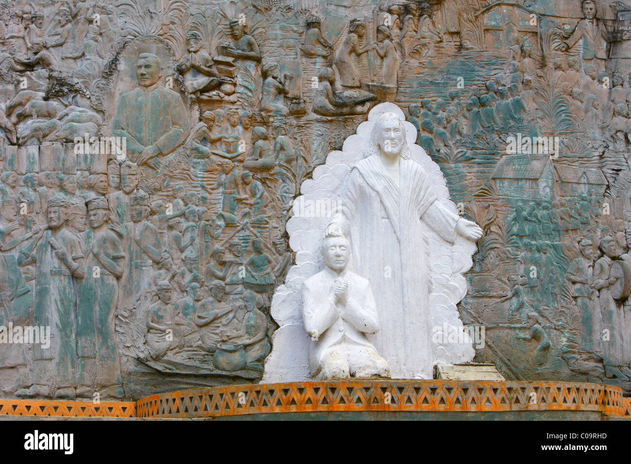 Dr. Ludwig Ingwer Nommensen Memorial, stile indù, sul Salib Kasih montagna, Tarutung, Batak regione, Sumatra, Indonesia, Asia Foto Stock