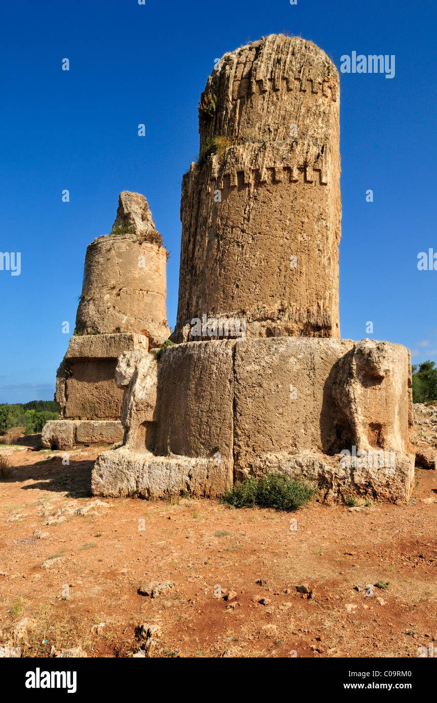 Tomba fenicio torre presso il sito archeologico di Amrit nei pressi di Tartus, Tartous, Siria, Medio Oriente e Asia Orientale Foto Stock