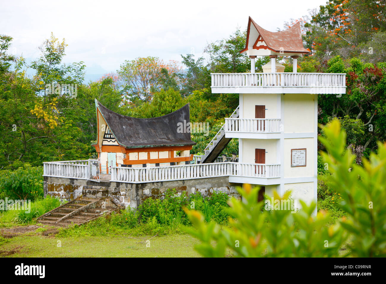 Tomba, Batak cultura, isola di Samosir, Lago Toba, Batak regione, Sumatra, Indonesia, Asia Foto Stock