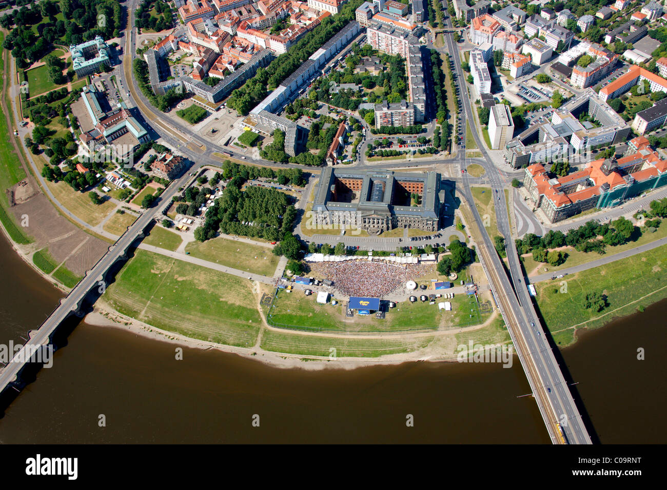 Vista aerea, Coppa del Mondo di Calcio 2010, proiezione pubblica presso il fiume Elba a Dresda in Sassonia, Germania, Europa Foto Stock