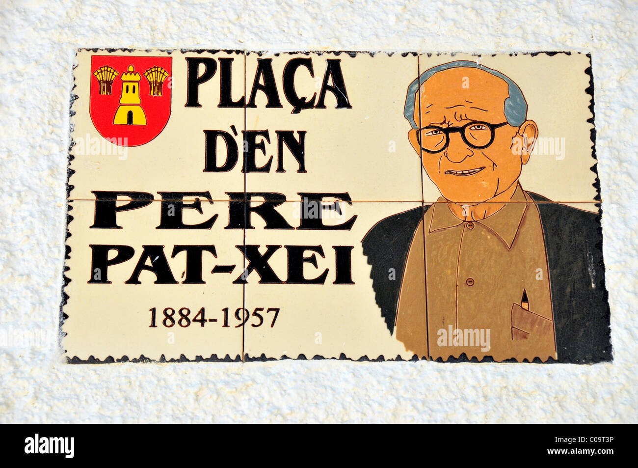 Placa Pere la Pat-Xei, Padre Pat-Xei Square, Tamariu, Costa Brava, Spagna, Penisola Iberica, Europa Foto Stock