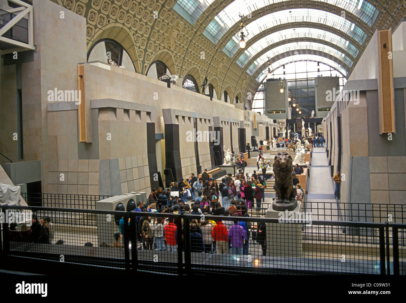Turisti, visitatori, visitando, il Musee d'Orsay, il Museo d' Orsay, Parigi, Francia, Europa Foto Stock